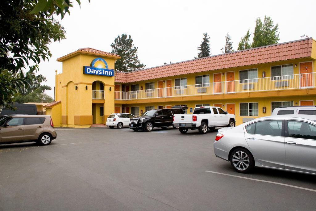 Days Inn By Wyndham Кінґ-Сіті Екстер'єр фото